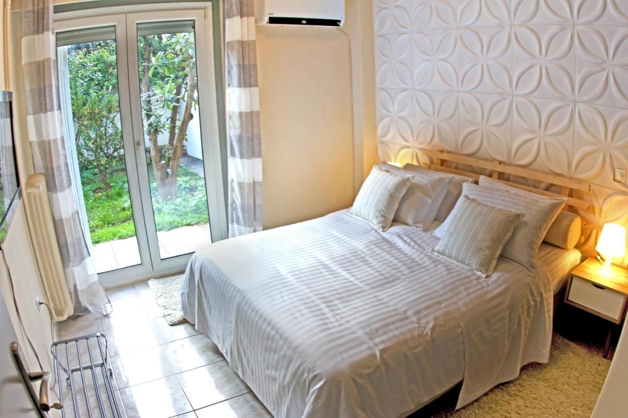 Stylish City Center Garden Apartment Афины Экстерьер фото