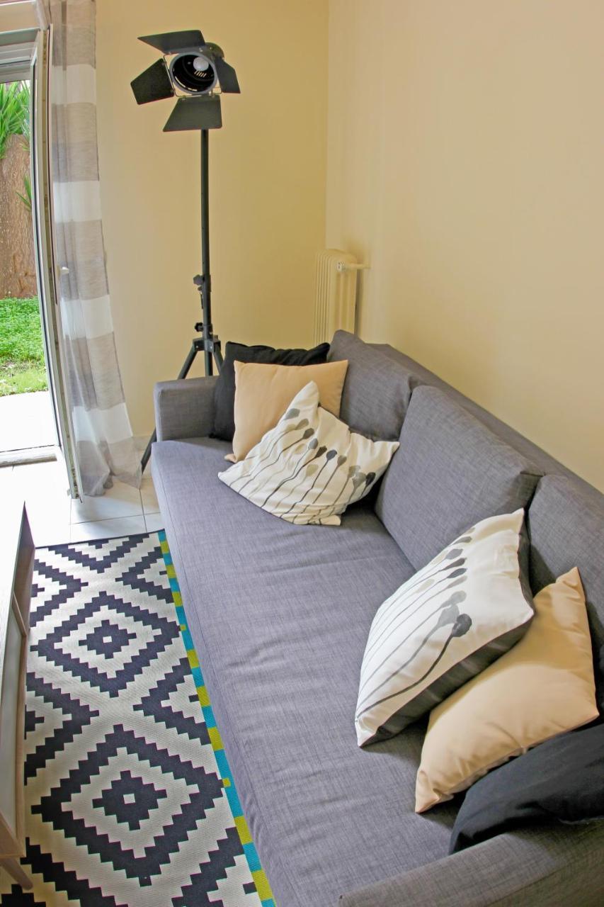 Stylish City Center Garden Apartment Афины Экстерьер фото