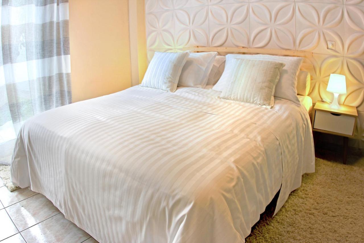 Stylish City Center Garden Apartment Афины Экстерьер фото